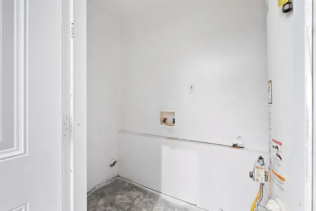 $870 | 2217 Mission Hill Drive, Unit D, Austin, TX 78741