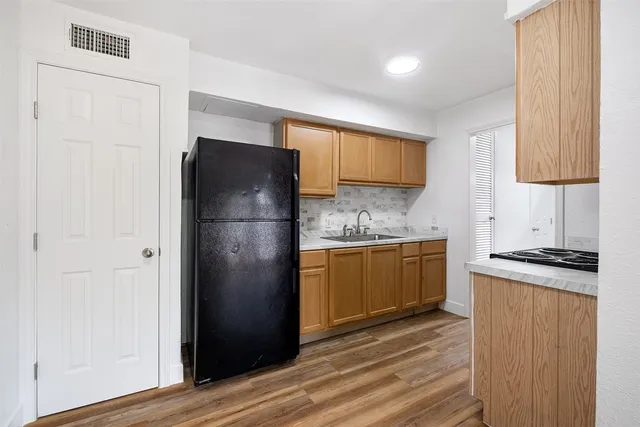 $870 | 2217 Mission Hill Drive, Unit D, Austin, TX 78741