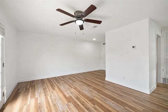 $870 | 2217 Mission Hill Drive, Unit D, Austin, TX 78741