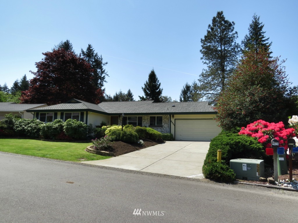 9021 Ridgeview Circle West University Place, WA 98466 - Photo 2 of 25 Gallery Image 2