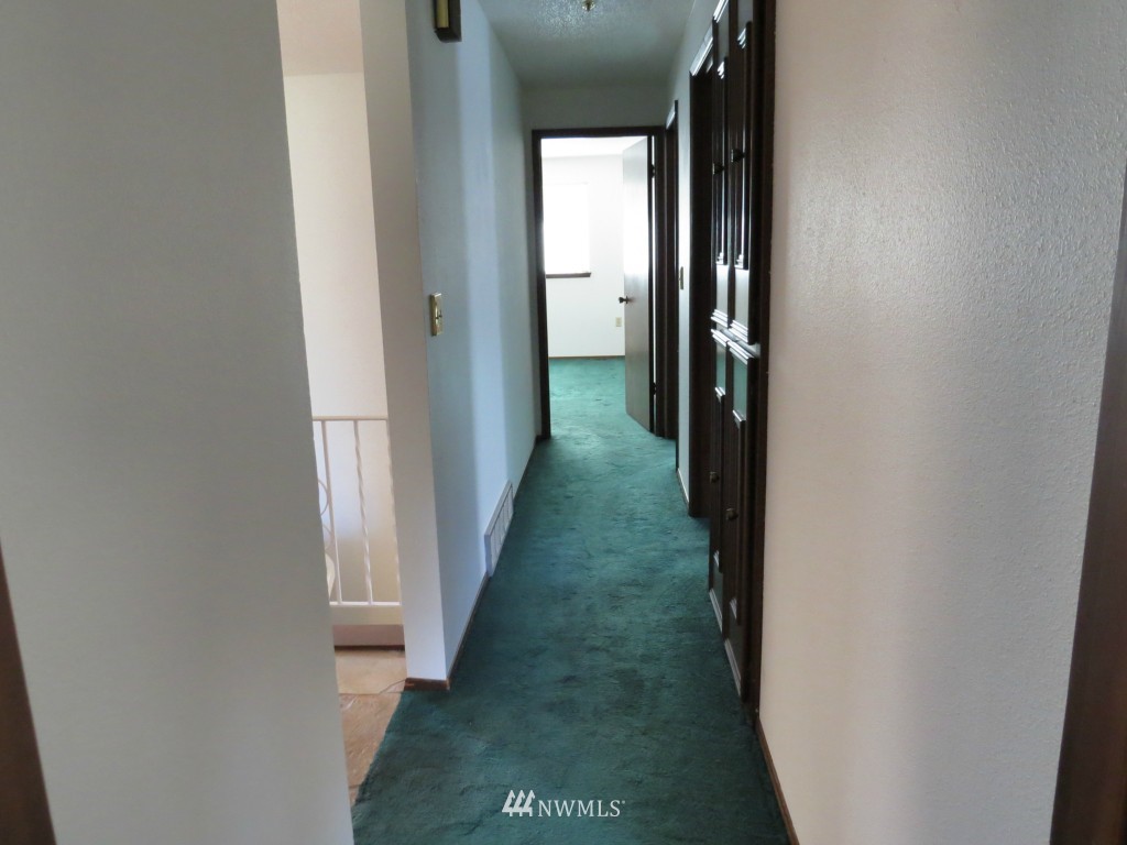 9021 Ridgeview Circle West University Place, WA 98466 - Photo 15 of 25 Gallery Image 15