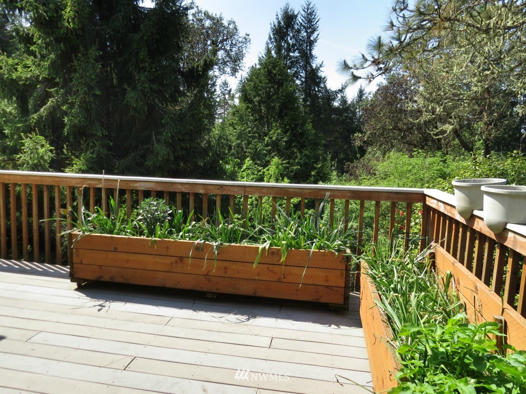 9021 Ridgeview Circle West University Place, WA 98466 - Photo 3 of 25 Gallery Image 3