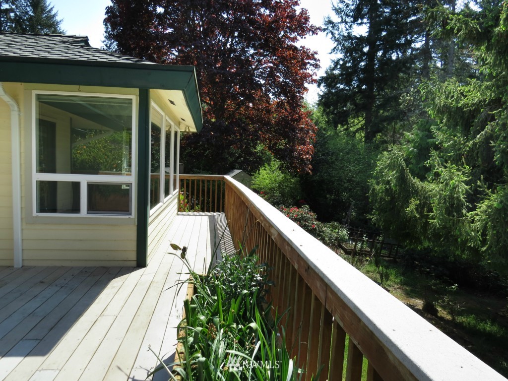 9021 Ridgeview Circle West University Place, WA 98466 - Photo 4 of 25 Gallery Image 4