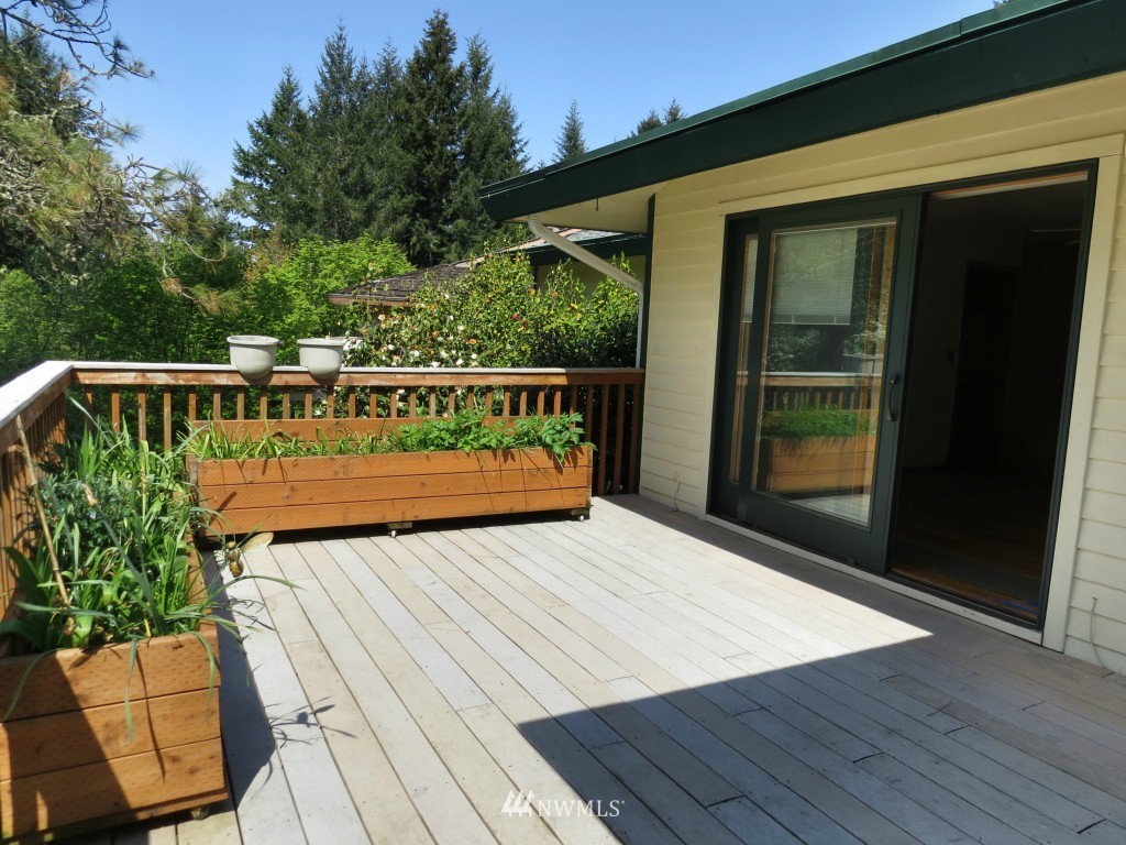 9021 Ridgeview Circle West University Place, WA 98466 - Photo 6 of 25 Gallery Image 6
