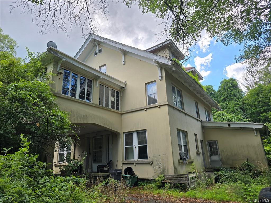 62 Old Glenham Road Fishkill, NY 12524 - Photo 26 of 33 a front view of a house with plants