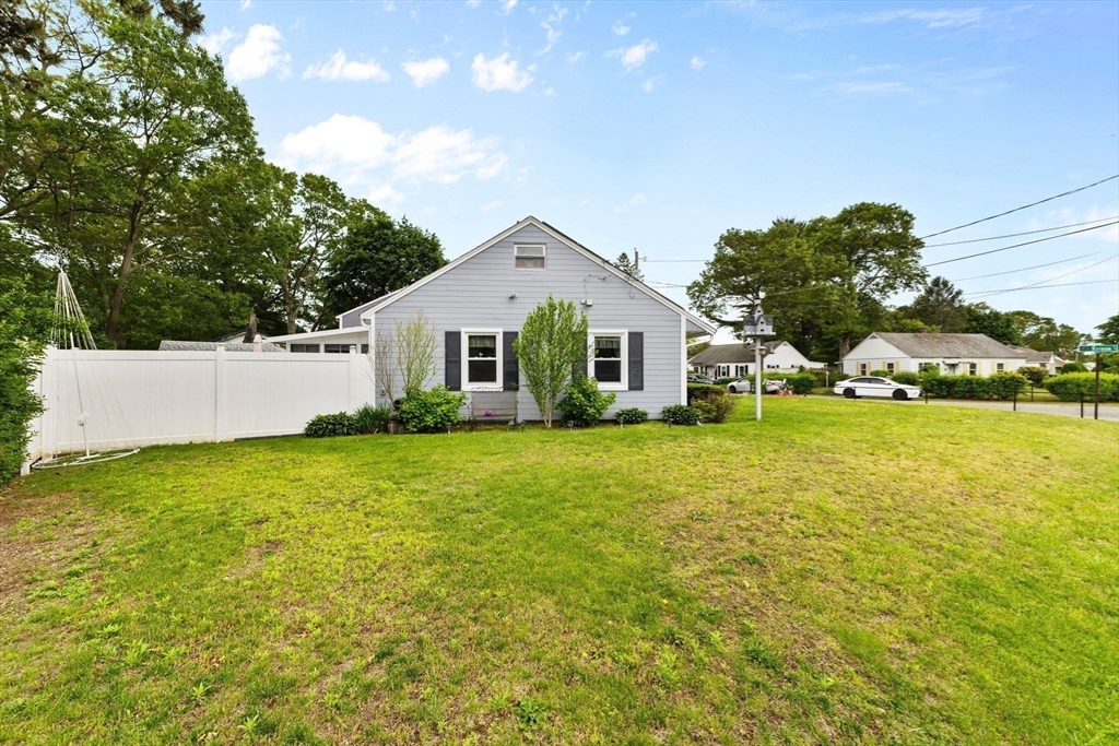 111 Ralph Mann Drive Stoughton, MA 02072 - Photo 5 of 29 Gallery Image 5
