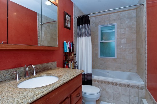 551 West Helen Road Palatine, IL 60067 - Photo 8 of 12