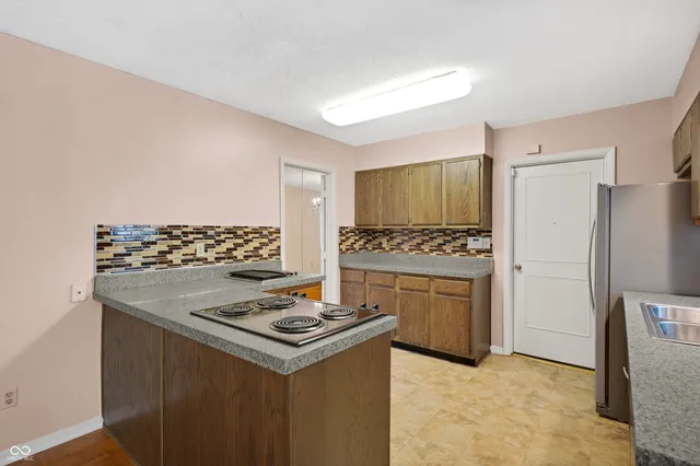 $315,000 | 1146 Fairway Drive, Indianapolis, IN 46260