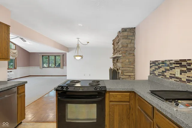 $315,000 | 1146 Fairway Drive, Indianapolis, IN 46260