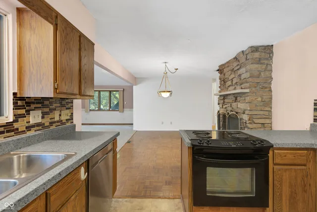 $315,000 | 1146 Fairway Drive, Indianapolis, IN 46260