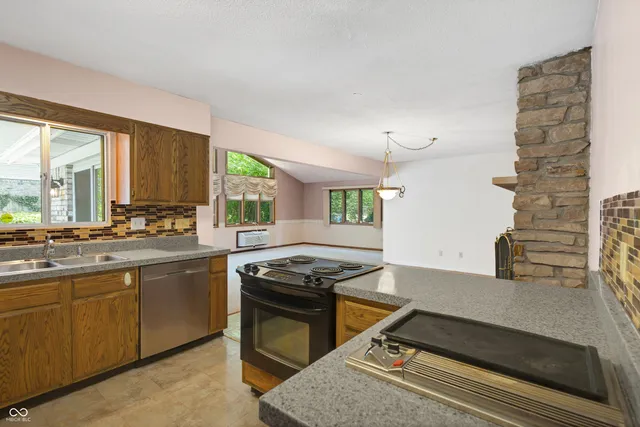 $315,000 | 1146 Fairway Drive, Indianapolis, IN 46260