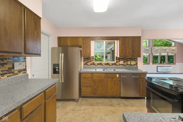 $315,000 | 1146 Fairway Drive, Indianapolis, IN 46260