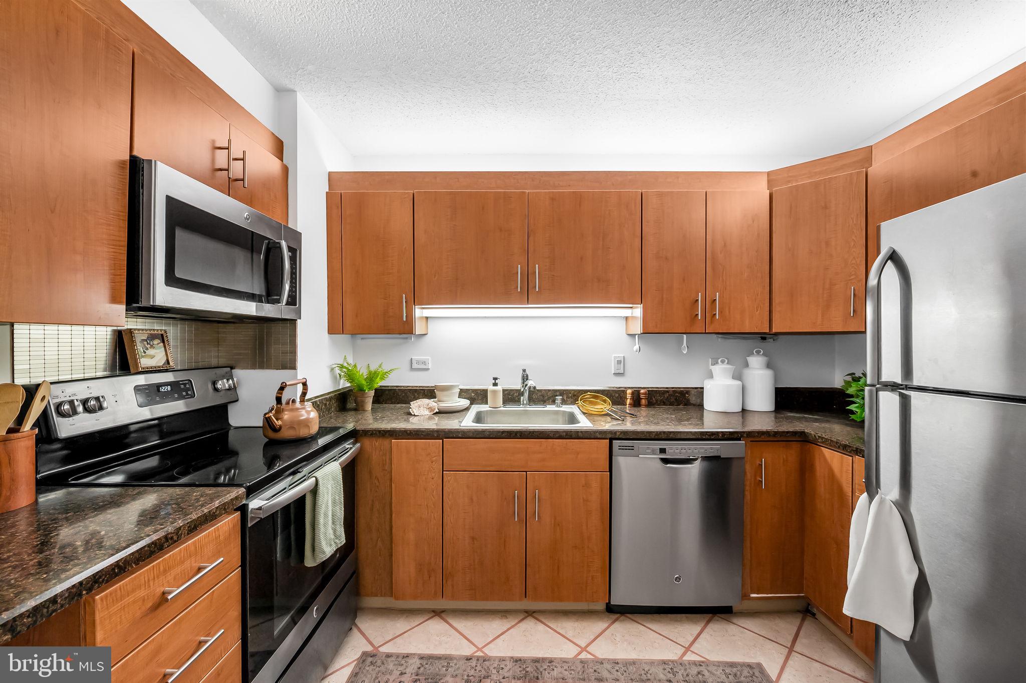 111 Hamlet Hill Road, Unit 610 Baltimore, MD 21210 - Photo 3 of 36