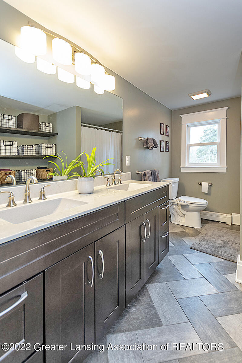 2331 Forest Road Lansing, MI 48910 - Photo 30 of 40 2nd Full Bathroom