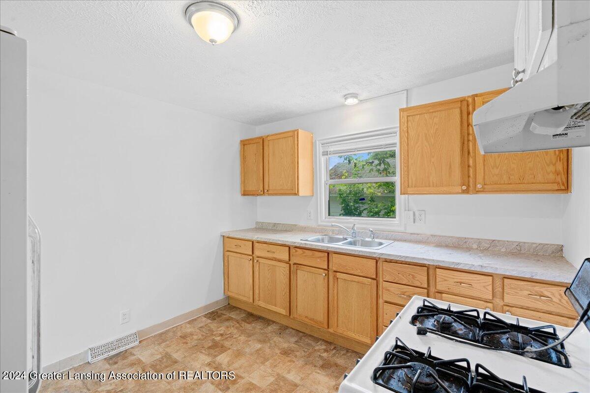 3000 West Holmes Road Lansing, MI 48911 - Photo 7 of 19 17-Media Jett - 14