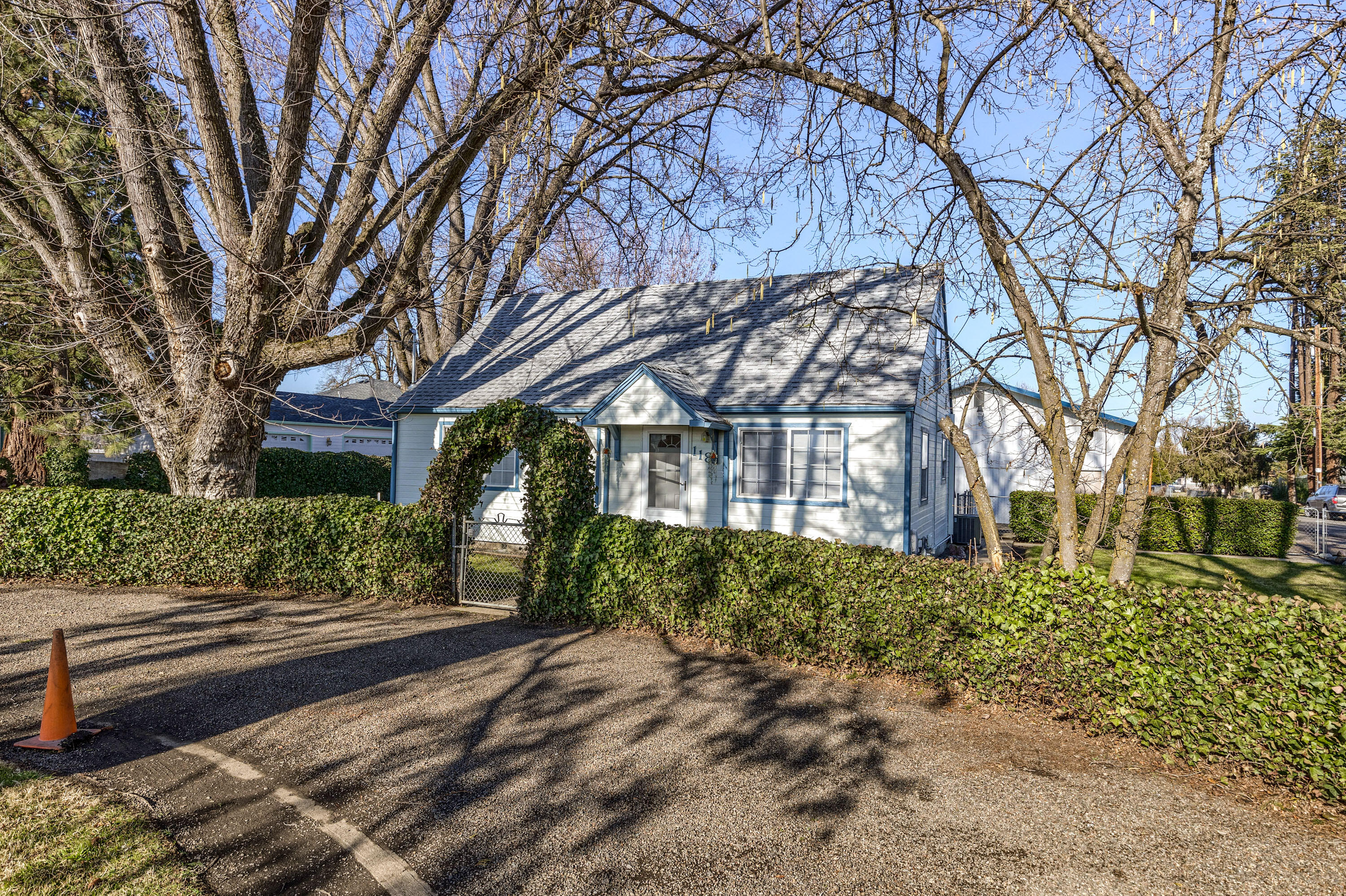 118 South Stage Road Medford, OR 97501 - Photo 3 of 45 03_SS_3