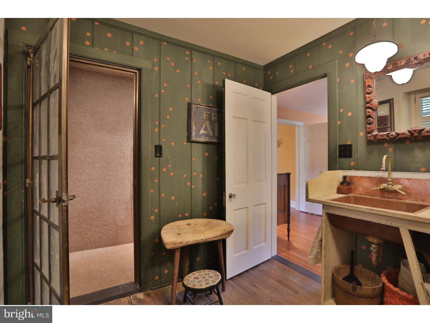 16 West Bells Mill Road Philadelphia, PA 19118 - Photo 13 of 25 Master Bathroom