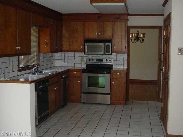 2684 Helmstetler Road Lexington, NC 27295 - Photo 6 of 10 Cafeteria/Kitchen.