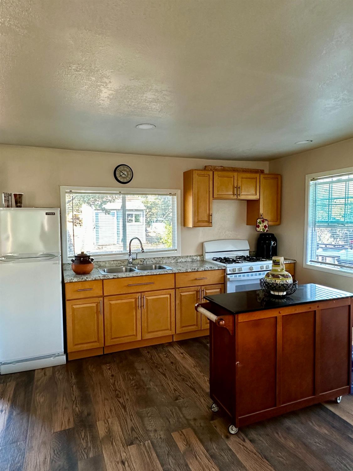 0 Swedes Flat Road Oroville, CA 95966 - Photo 29 of 35 Fully Equipped Kitchen: Refrigerator, Sink, Gas Oven Range, Kitchen Island
