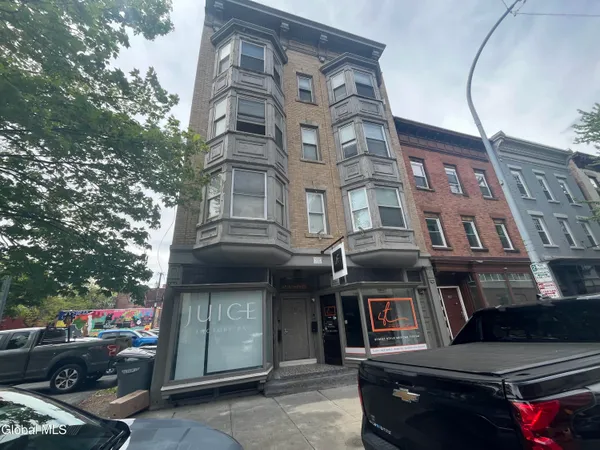 $1,350 | 151 4th Street, Unit 3A, Troy, NY 12180