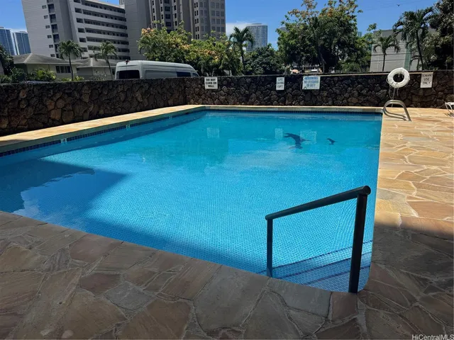 $1,880 | 1050 Kinau Street, Unit 506, Honolulu, HI 96814