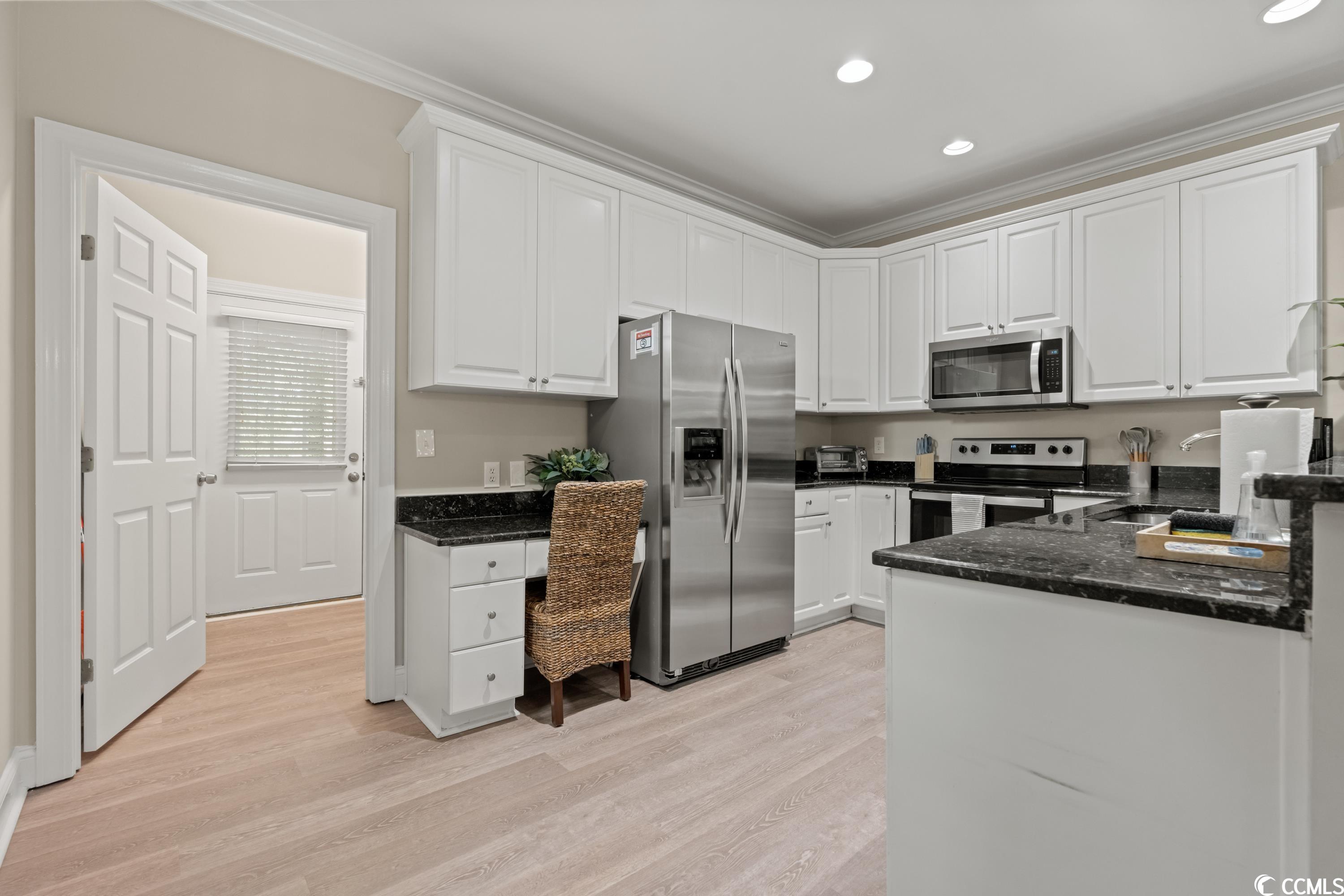 554 Hammock Avenue Murrells Inlet, SC 29576 - Photo 12 of 32