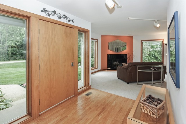 334 Roberts Road Inverness, IL 60010 - Photo 3 of 25