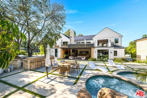 $6,495,000 | 18762 Wells Drive, Tarzana, CA 91356