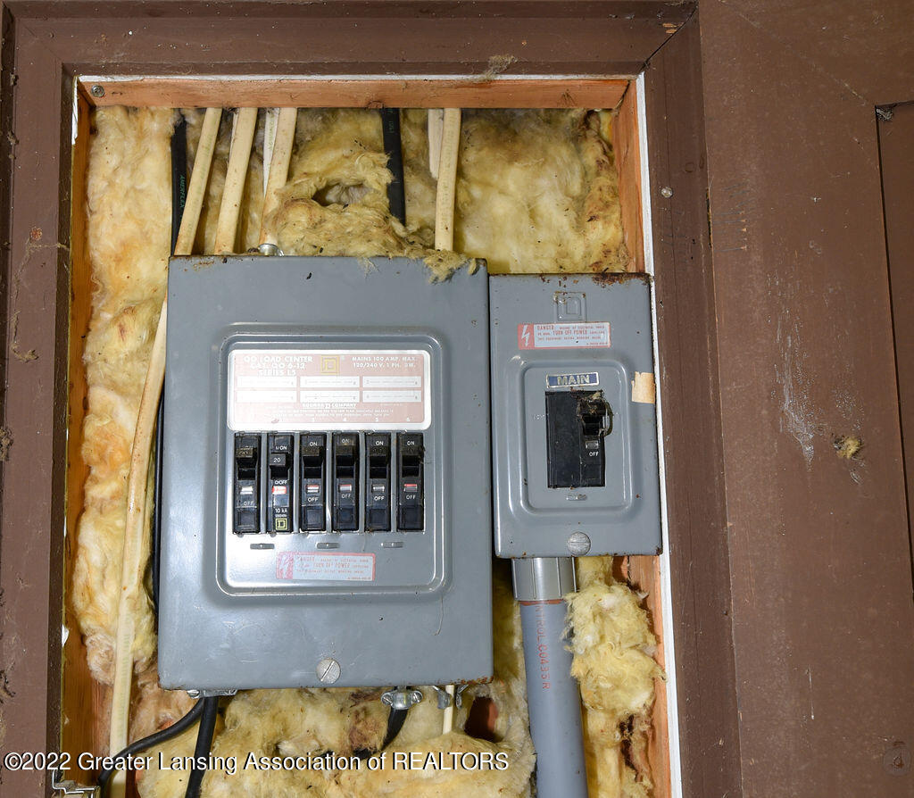 1031 West State Road Lansing, MI 48906 - Photo 29 of 32 Independent electrical svc.