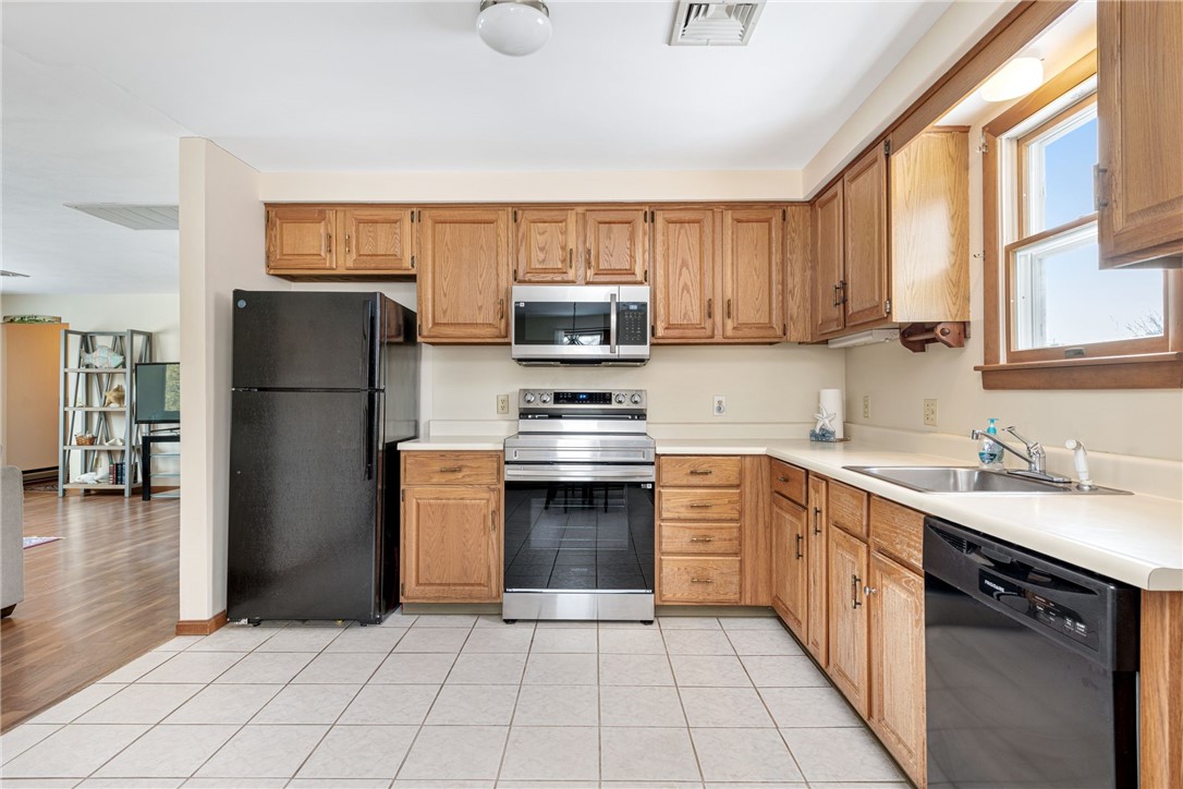 559 Point Judith Road Narragansett, RI 02882 - Photo 9 of 31 Gallery Image 9