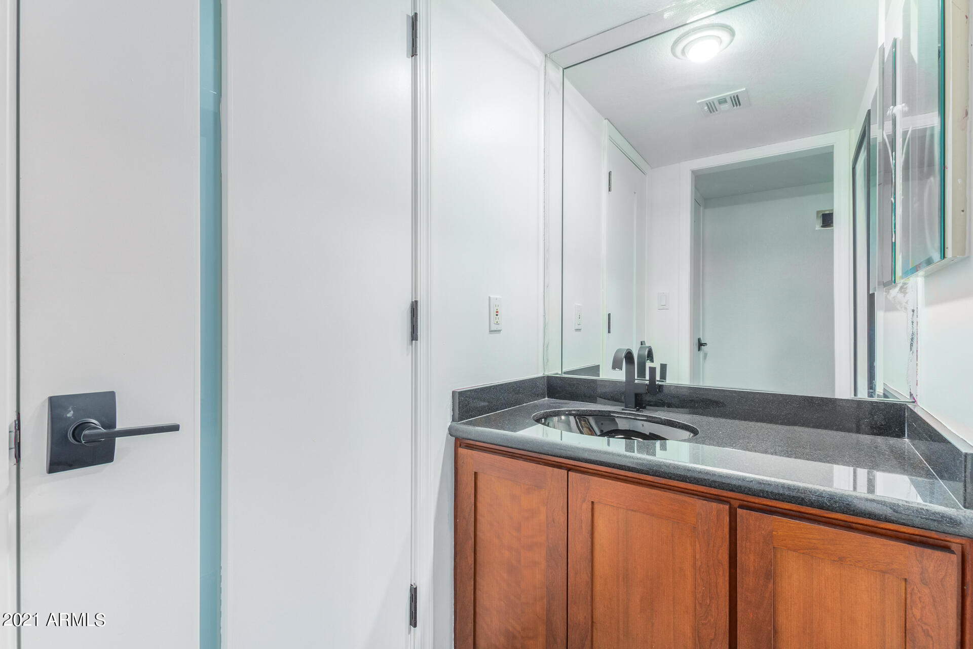 2429 East Rancho Drive Phoenix, AZ 85016 - Photo 5 of 20 Downstairs Guest Bath