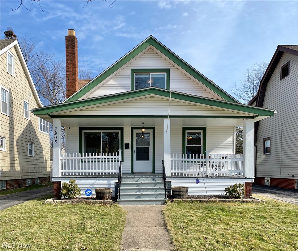 2203 Barrington Road Cleveland, OH 44118 - Photo 1 of 35 Gallery Image 1