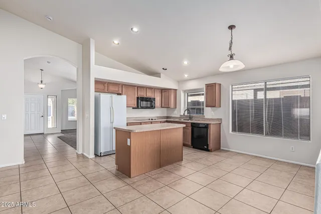 $2,075 | 16423 West Monroe Street, Goodyear, AZ 85338