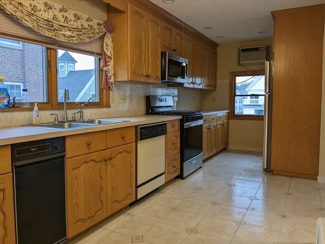 $3,900 | 131 Summer Street, Unit 2, Malden, MA 02148