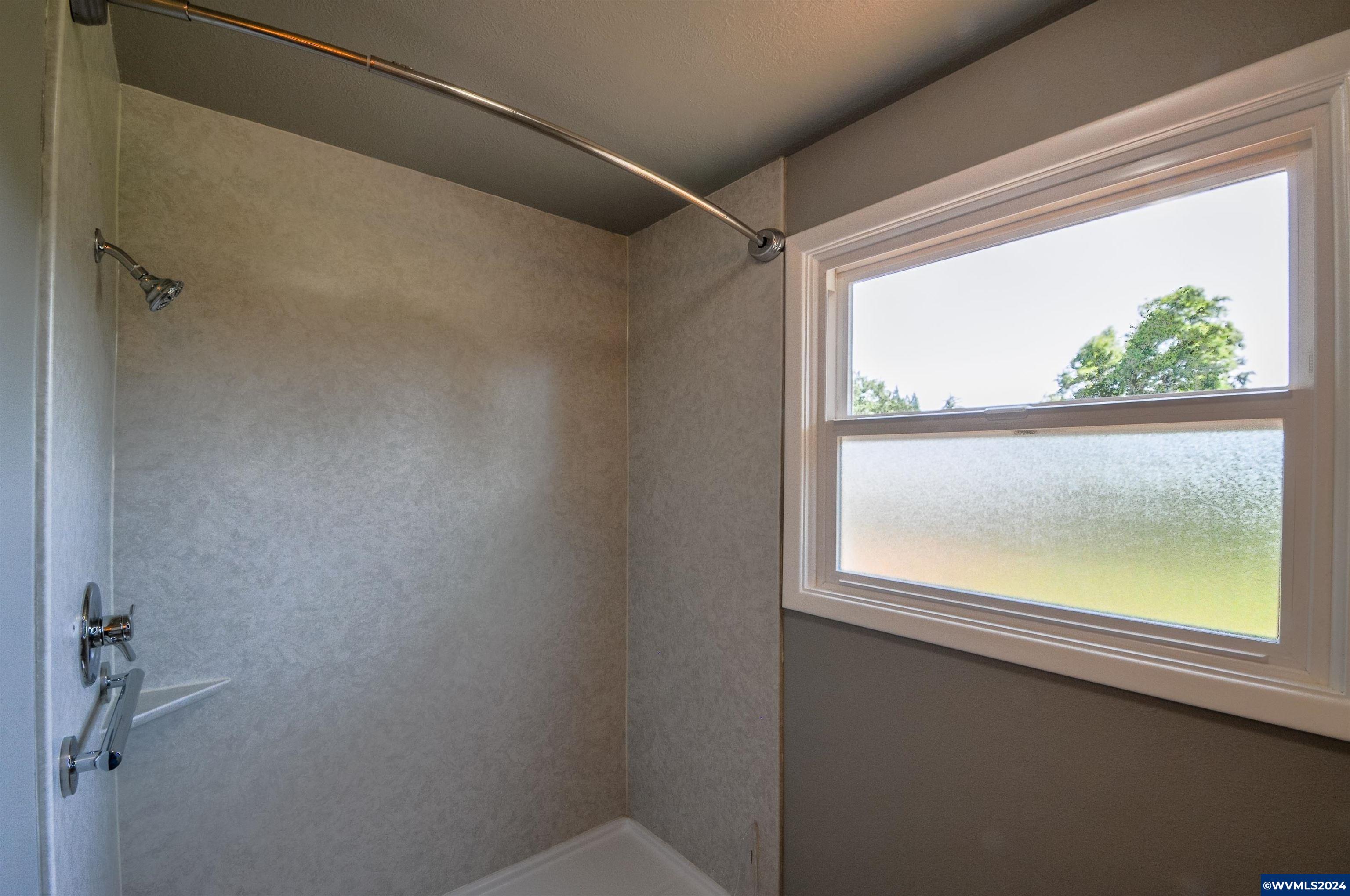 3920 Lone Oak Road Southeast Salem, OR 97302 - Photo 15 of 26 Gallery Image 15