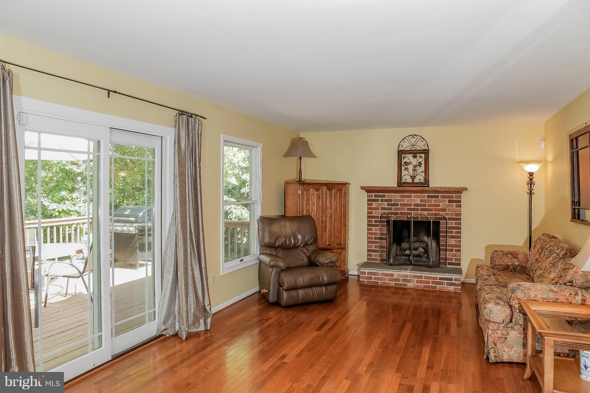 106 Summit Hall Road Gaithersburg, MD 20877 - Photo 12 of 30 Family Room