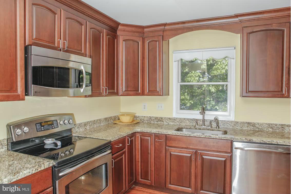 106 Summit Hall Road Gaithersburg, MD 20877 - Photo 9 of 30 Kitchen
