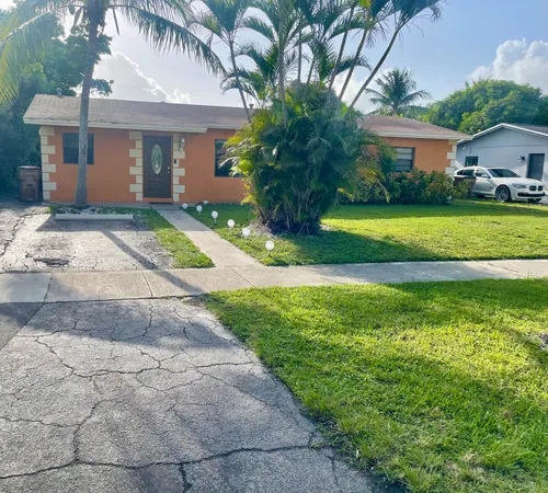 $359,900 | 1260 Southwest 6th Avenue, Deerfield Beach, FL 33441