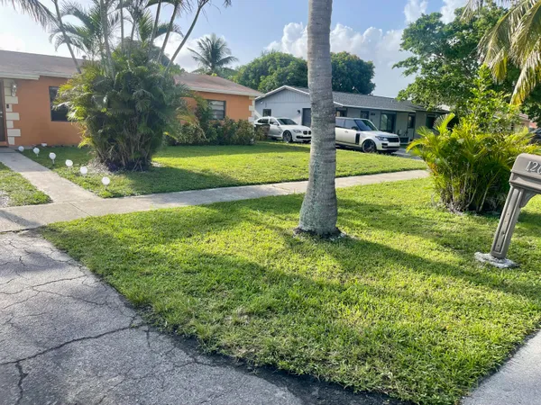 $359,900 | 1260 Southwest 6th Avenue, Deerfield Beach, FL 33441