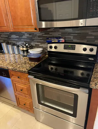 $359,900 | 1260 Southwest 6th Avenue, Deerfield Beach, FL 33441