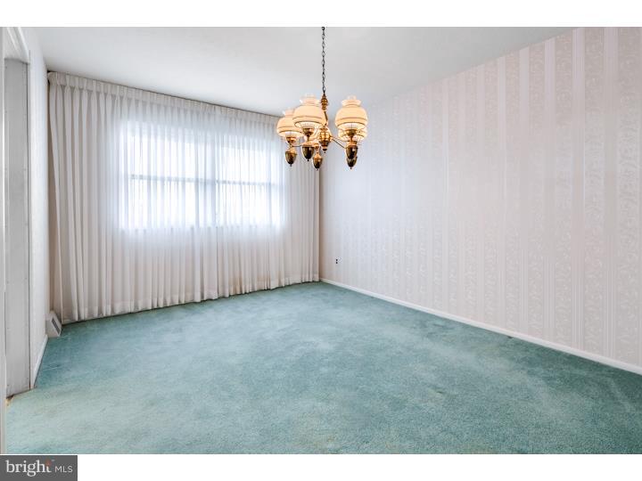 12442 Wyndom Road Philadelphia, PA 19154 - Photo 5 of 23 Dining Room