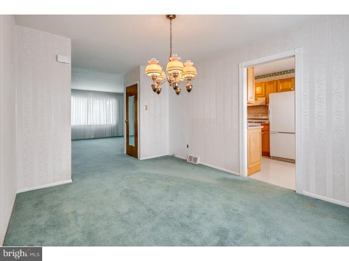12442 Wyndom Road Philadelphia, PA 19154 - Photo 6 of 23 Dining Room