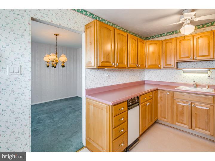12442 Wyndom Road Philadelphia, PA 19154 - Photo 9 of 23 Kitchen