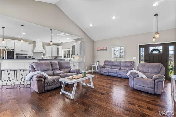 $849,900 | 5909 Feezor Road, Farmington, MO 63640