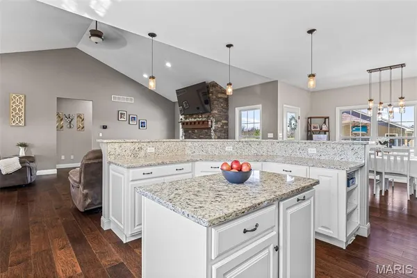 $849,900 | 5909 Feezor Road, Farmington, MO 63640