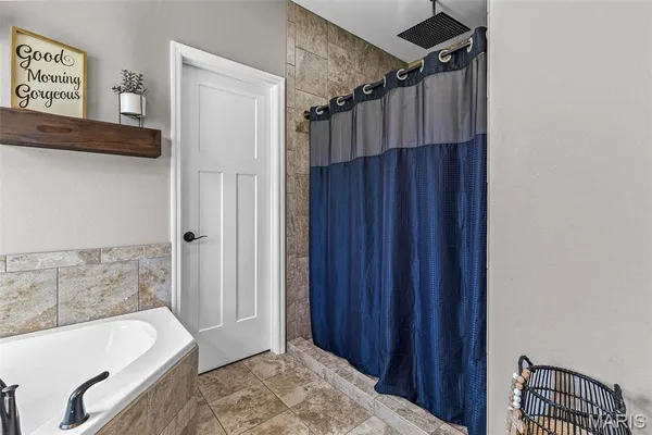$849,900 | 5909 Feezor Road, Farmington, MO 63640
