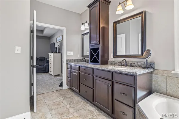 $849,900 | 5909 Feezor Road, Farmington, MO 63640