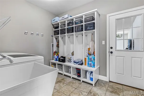 $849,900 | 5909 Feezor Road, Farmington, MO 63640