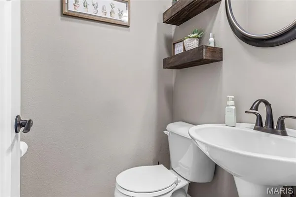 $849,900 | 5909 Feezor Road, Farmington, MO 63640