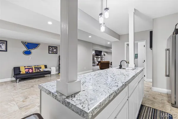 $849,900 | 5909 Feezor Road, Farmington, MO 63640